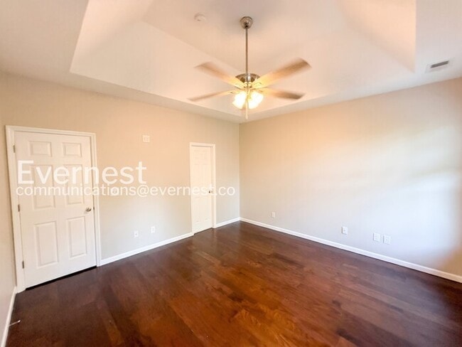 Building Photo - 3-Bed/2-Bath Home with Fenced Yard/Available Now!