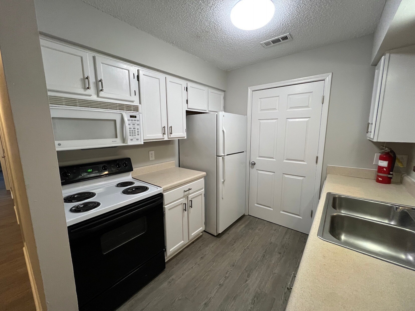 Building Photo - 2909 Spring Garden St