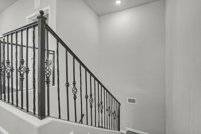 Building Photo - Upper Valley 2 Bedroom 2.5 Bath