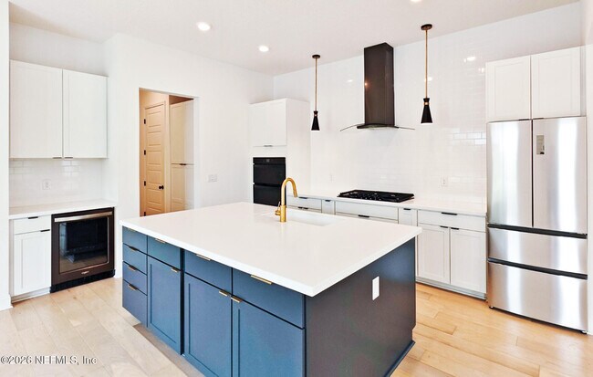 Building Photo - 274 Daydream Ave