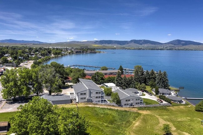 Building Photo - Lake Front Rental