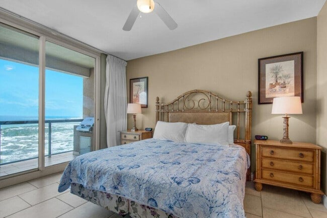 Building Photo - 2 Portofino Dr