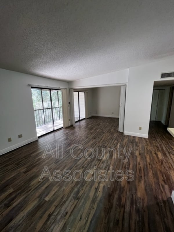 Building Photo - 3277 Fox Chase Cir