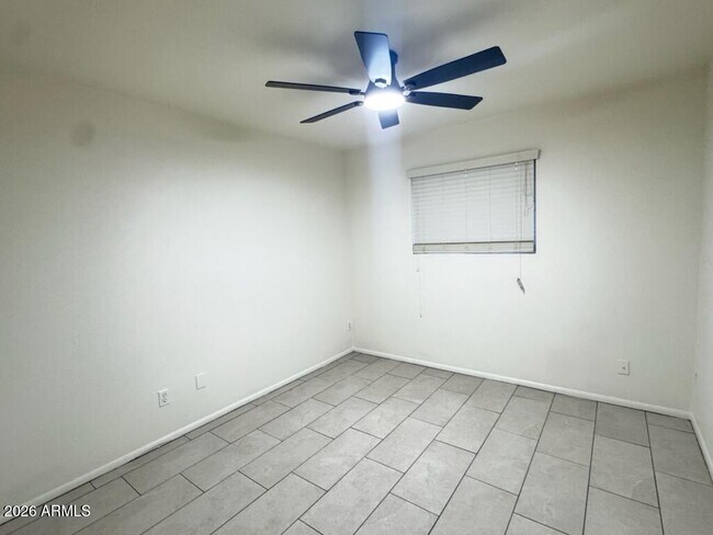 Building Photo - 4816 S Taylor Dr