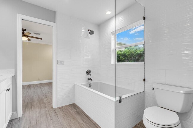 Building Photo - 12831 Shore Dr