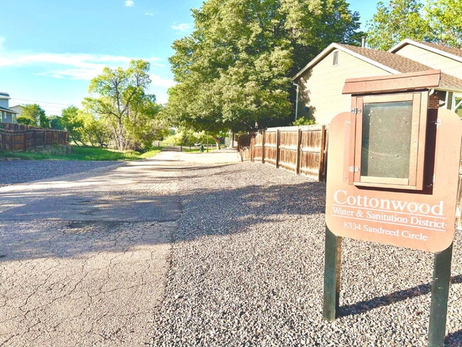 Building Photo - AVAILABLE NOW! Charming Home in the Cottonwood Community!