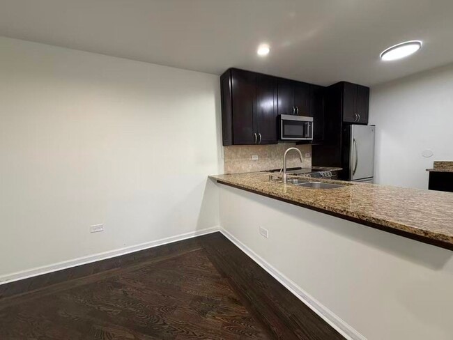 Building Photo - 716 Prescott Dr