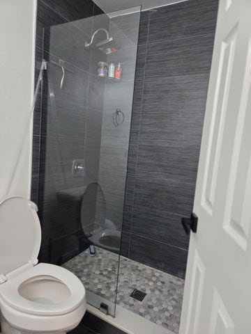 Building Photo - 810 Sandtree Dr