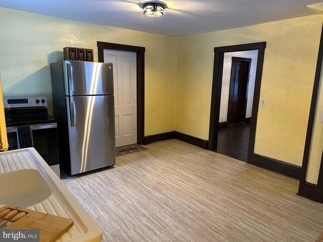 Building Photo - 11 Myers Rd