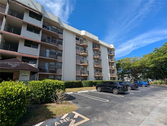 Building Photo - 2771 Riverside Dr