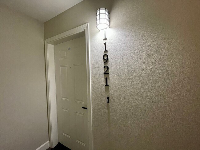 Building Photo - Incredible SE Hazelwood 2 Bedroom + 1 Bathroom Condo w/ included Garage and Washer & Dryer!!