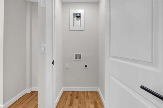 Building Photo - 1427 Lorenzo Dr SW