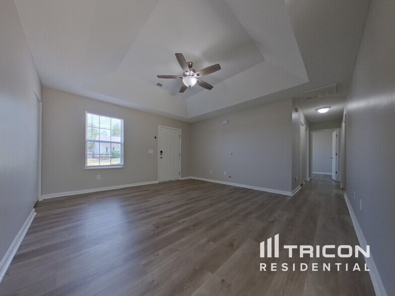 Building Photo - 4 Sterling Ridge Ct