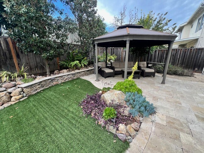 Building Photo - 15925 El Pajaro Ct