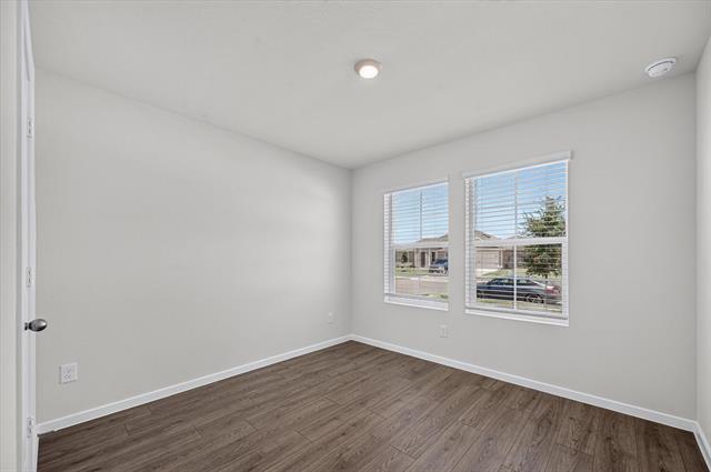 Building Photo - 503 Red Dr