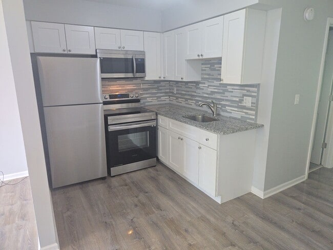 Primary Photo - 1016 Bratton Ave