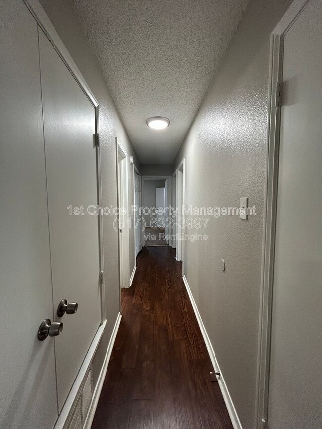 Building Photo - 6320 Holiday Ln
