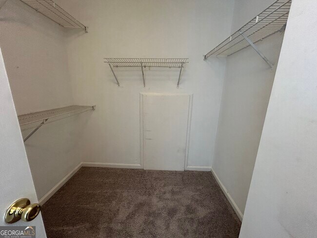 Building Photo - 2022 Whitfield Ln