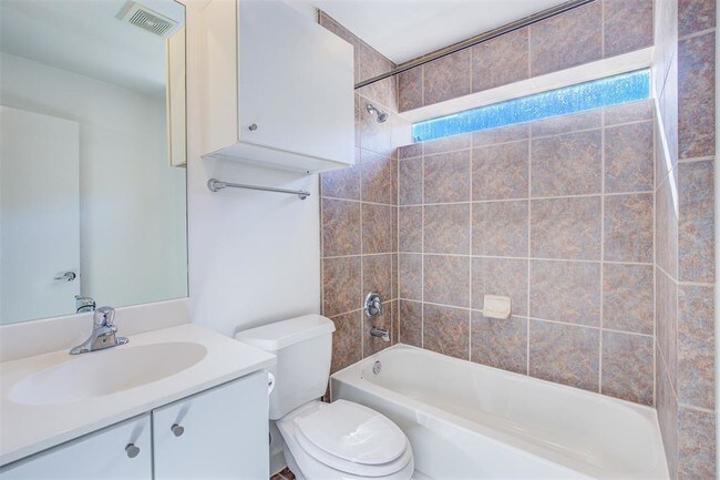 Building Photo - 3212 Yellowstone Blvd