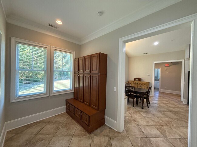 Building Photo - Mint Hill