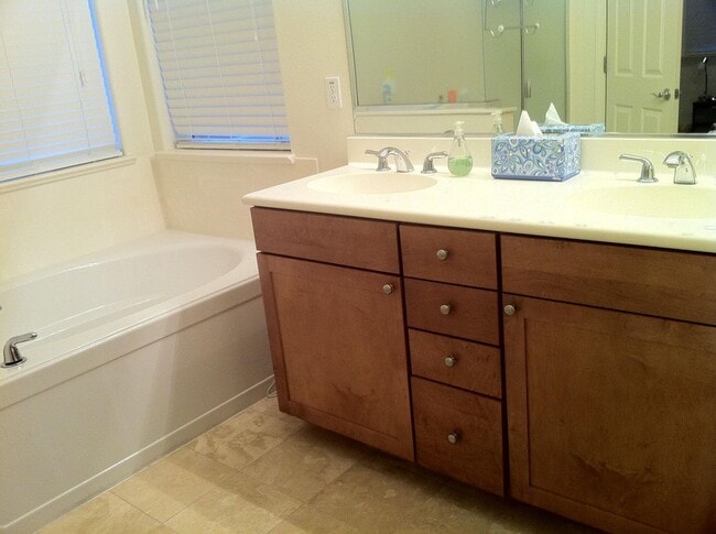 Building Photo - $4095 / 3BR - GORGEOUS NEWER MILPITAS HOME