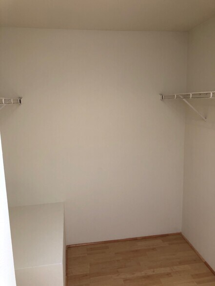 Building Photo - 1733 Lucile Ave