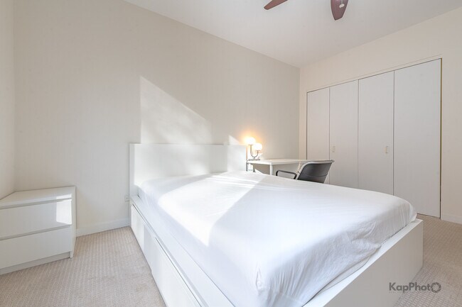 Building Photo - 1151 W Washington Blvd