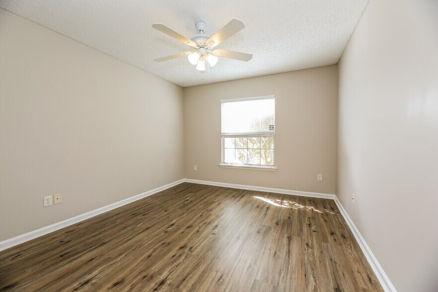 Building Photo - 13919 Ridgewick Dr