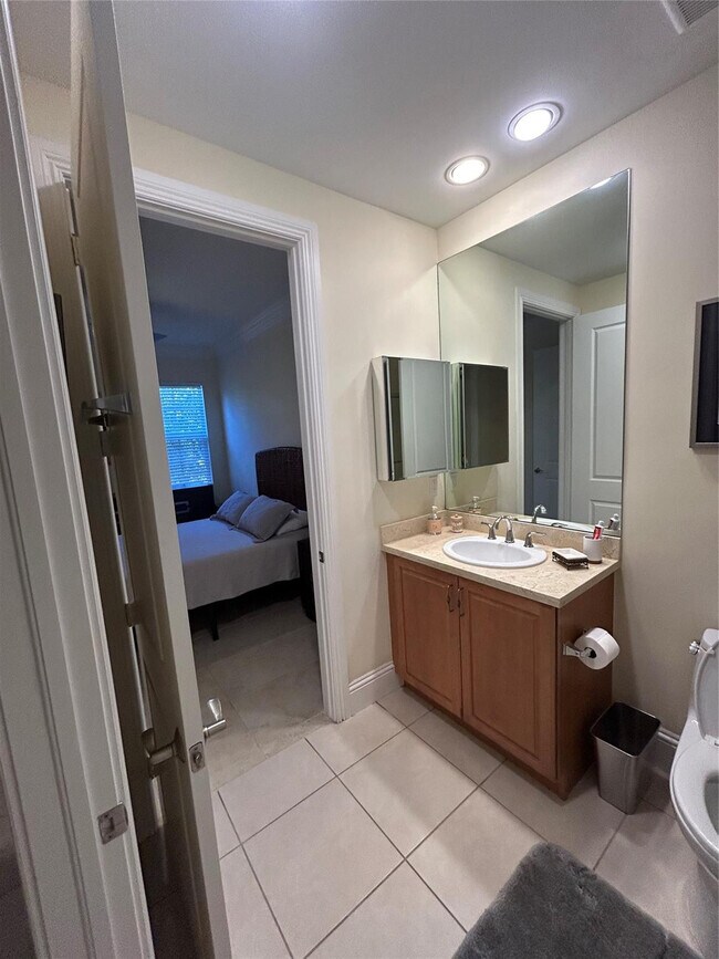 Building Photo - 226 N Latitude Cir