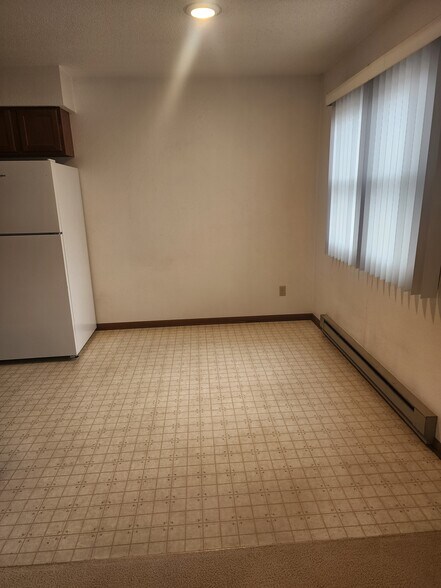 Building Photo - 1490 Tower Dr