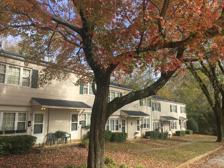 Building Photo - 26 S Monroe Rd