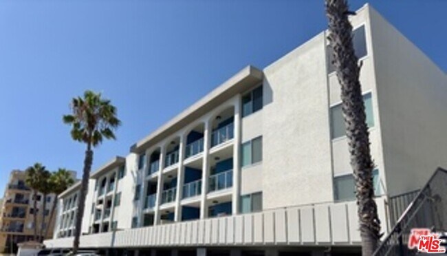 Building Photo - 13900 Panay Way