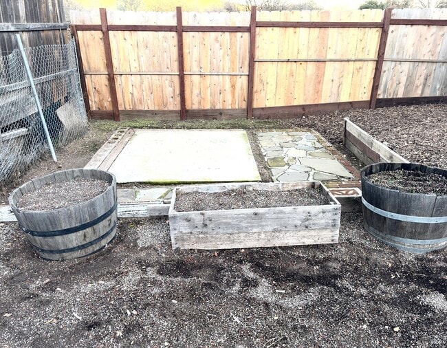 Building Photo - 16060 39th Ave