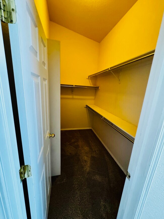 Building Photo - 3884 Packers Point