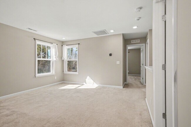 Building Photo - Beautiful 4-Bedroom End-Unit Townhome in West Cary | Open Floor Plan | Prime Location