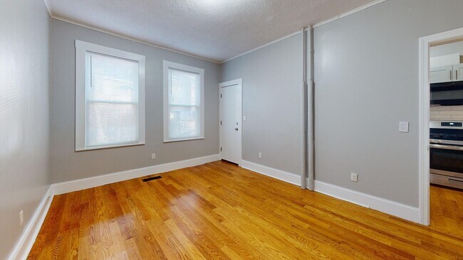 Building Photo - 8 Wardman Rd