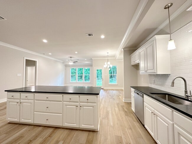 Building Photo - 7210 Rolling Fork Rd