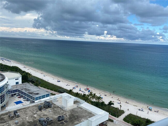 Building Photo - 5401 Collins Ave