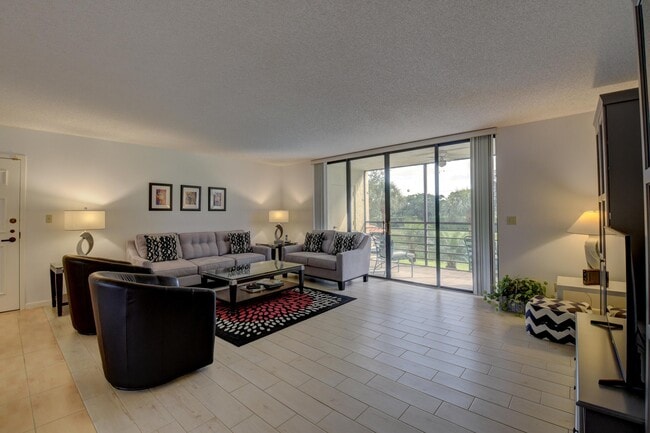 Building Photo - 7194 Promenade Dr