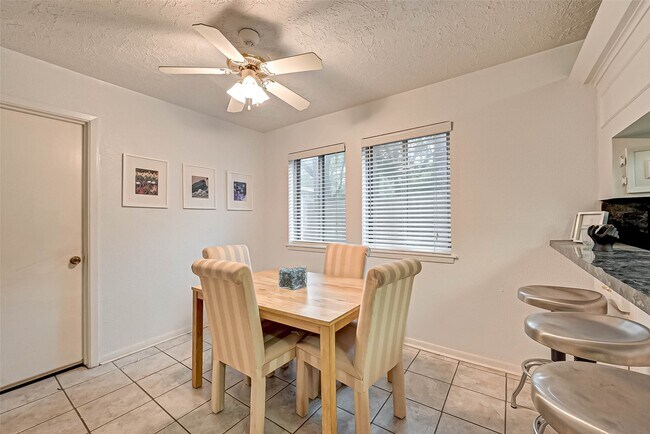 Building Photo - 3631 Glenpine Dr