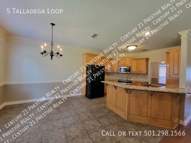 Building Photo - 5 Talladega Loop