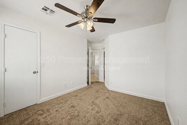 Building Photo - 280 S Elizabeth Way