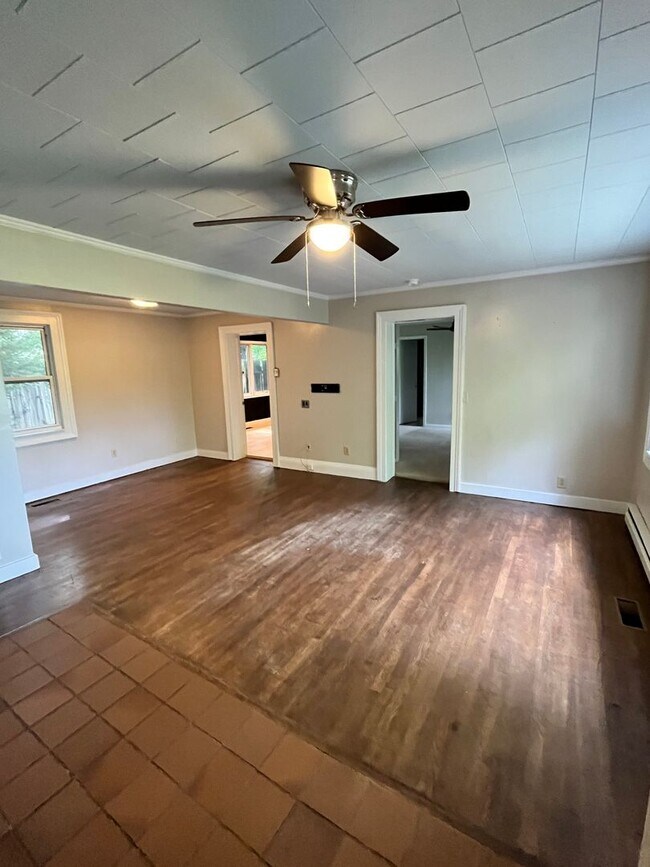 Building Photo - 181 Jordan Dr