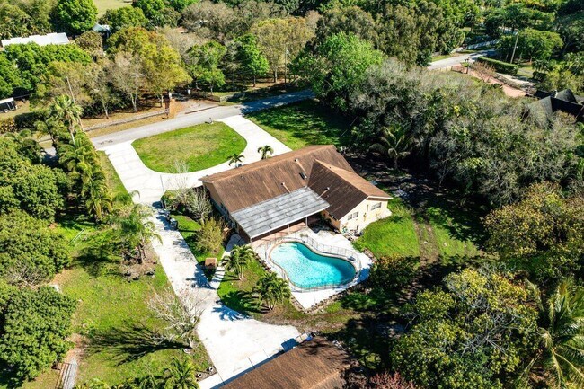 Building Photo - 5313 Colbright Rd