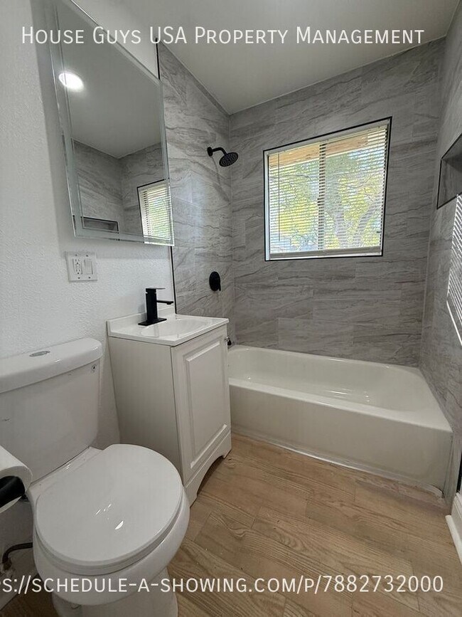 Building Photo - 15411 Barat Ave