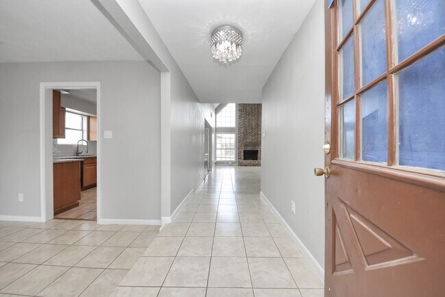Building Photo - 115 Squires Bend