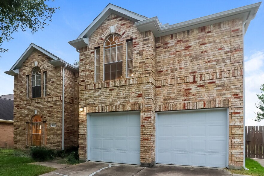 Building Photo - 22835 W Waterlake