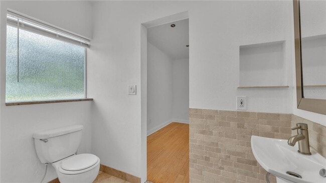 Building Photo - 2128 Sycamore Dr