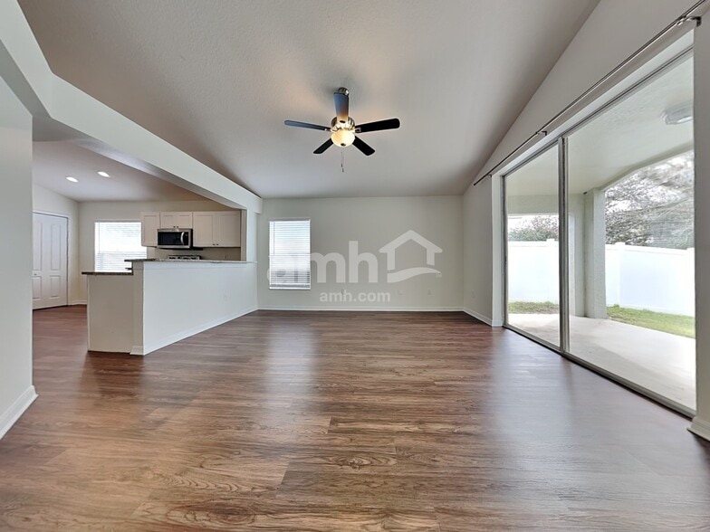 Building Photo - 30734 Midtown Ct