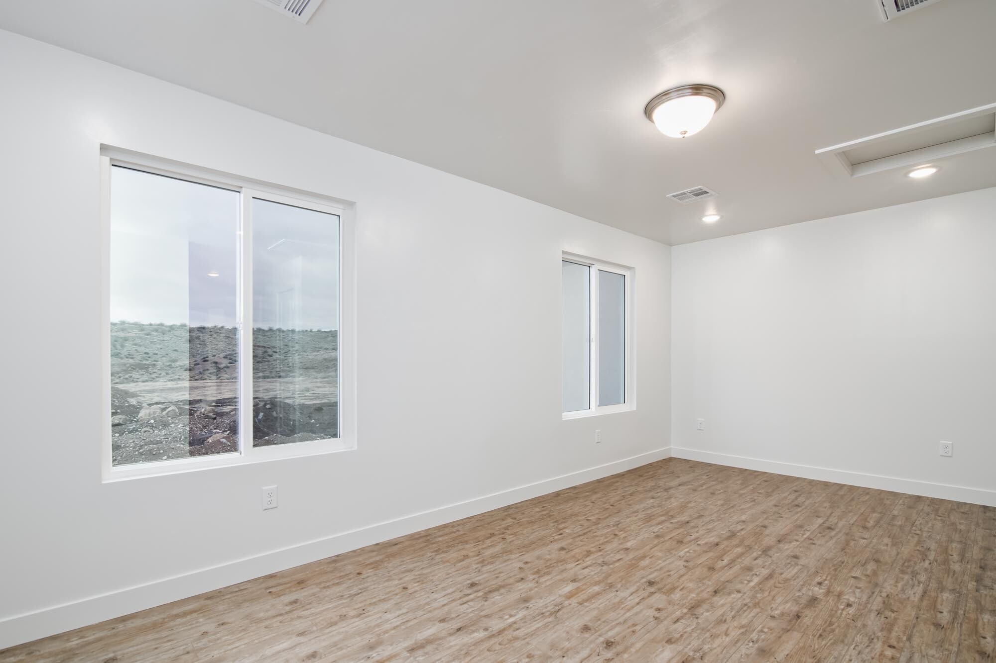 Building Photo - 1055 W Province Way